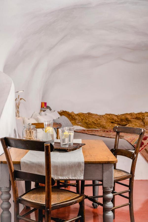 Traditional Farmers Caves Emporio  Екстериор снимка