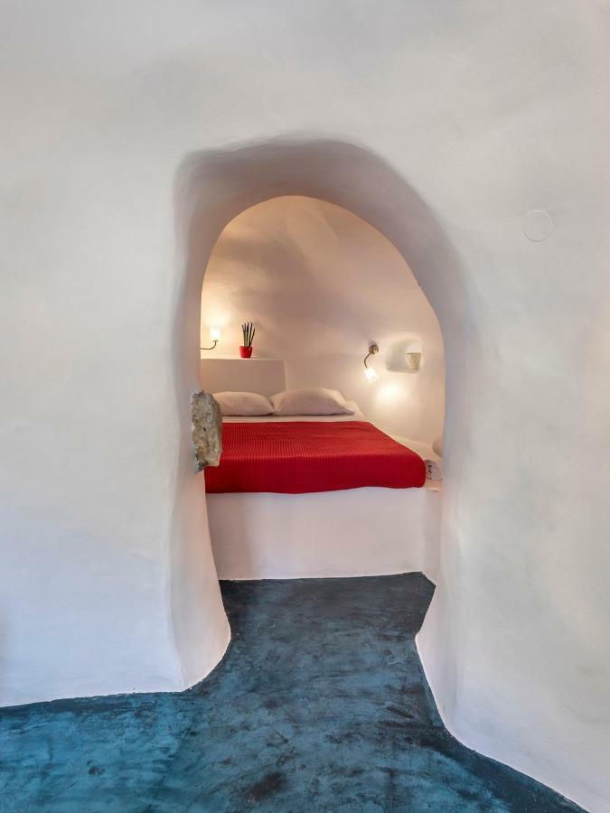 Traditional Farmers Caves Emporio  Екстериор снимка
